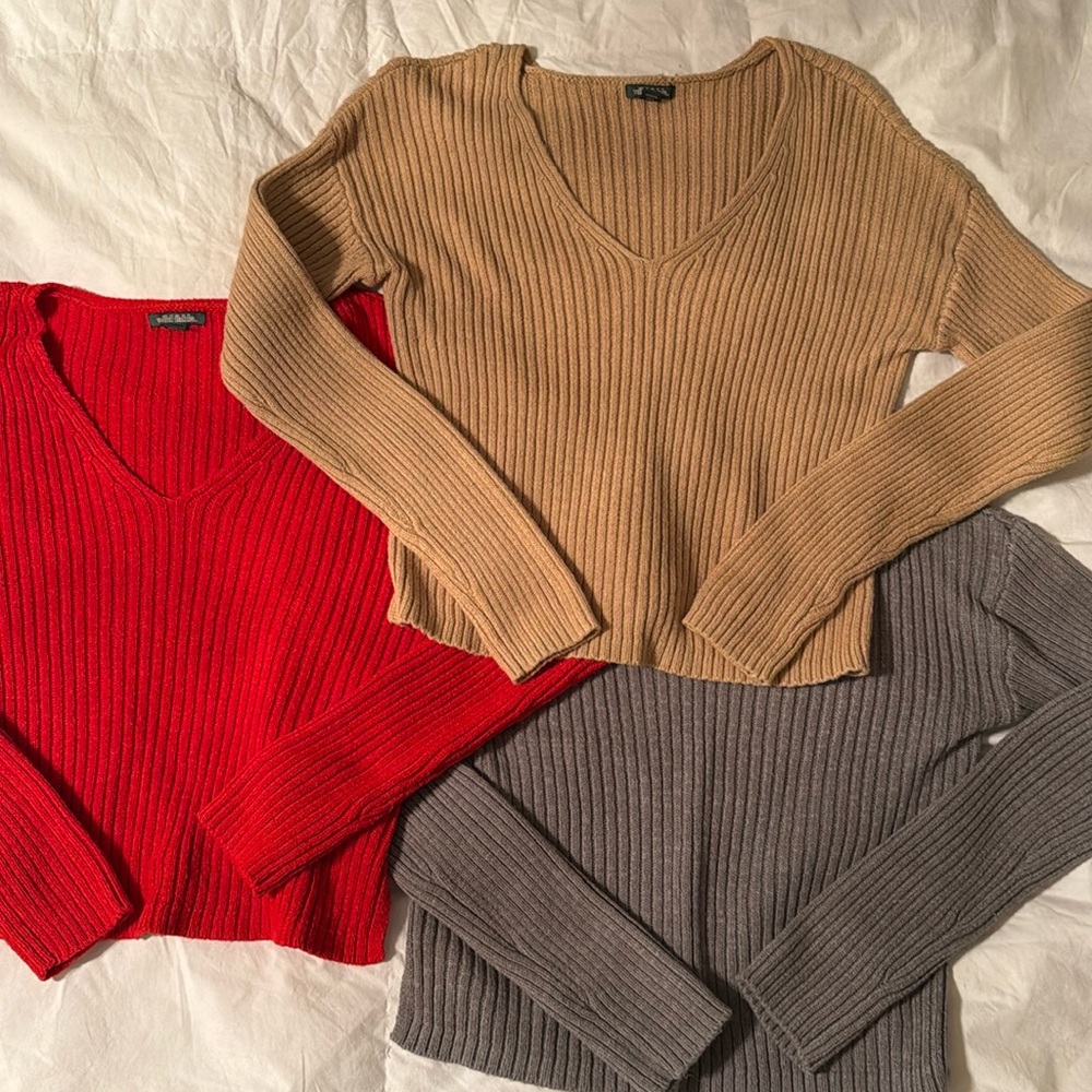 SET of CROPPED V NECK SWEATERS • WILD FABLE